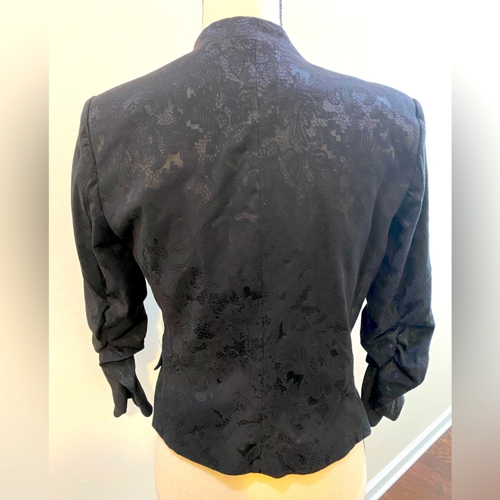 H&M Women’s Cropped Black Lined Jacket w/Push up Sleeves Sz 8 EUC - Picture 3 of 9